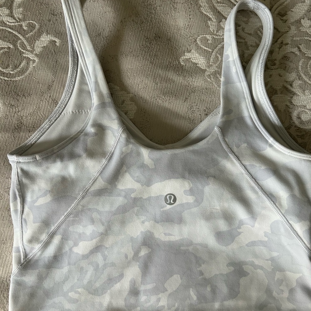 Lululemon Light Gray Camo  Crop Top - Picture 5 of 5